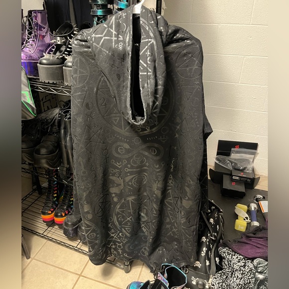 Discontinued long killstar hoodie women’s XS. Barely worn, no holes or rips. - Picture 2 of 2